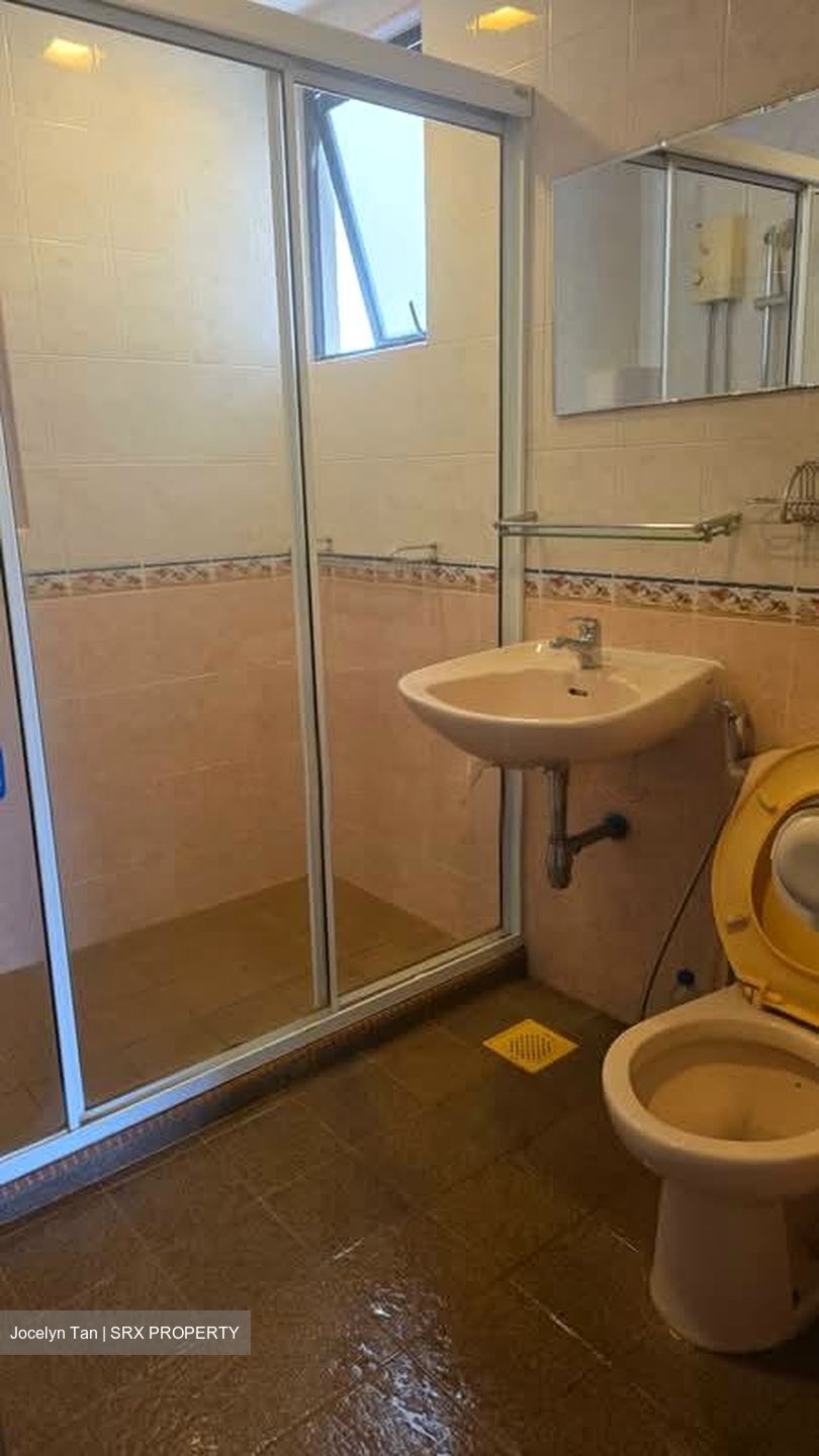 Grande Vista (D28), Condominium #585588771